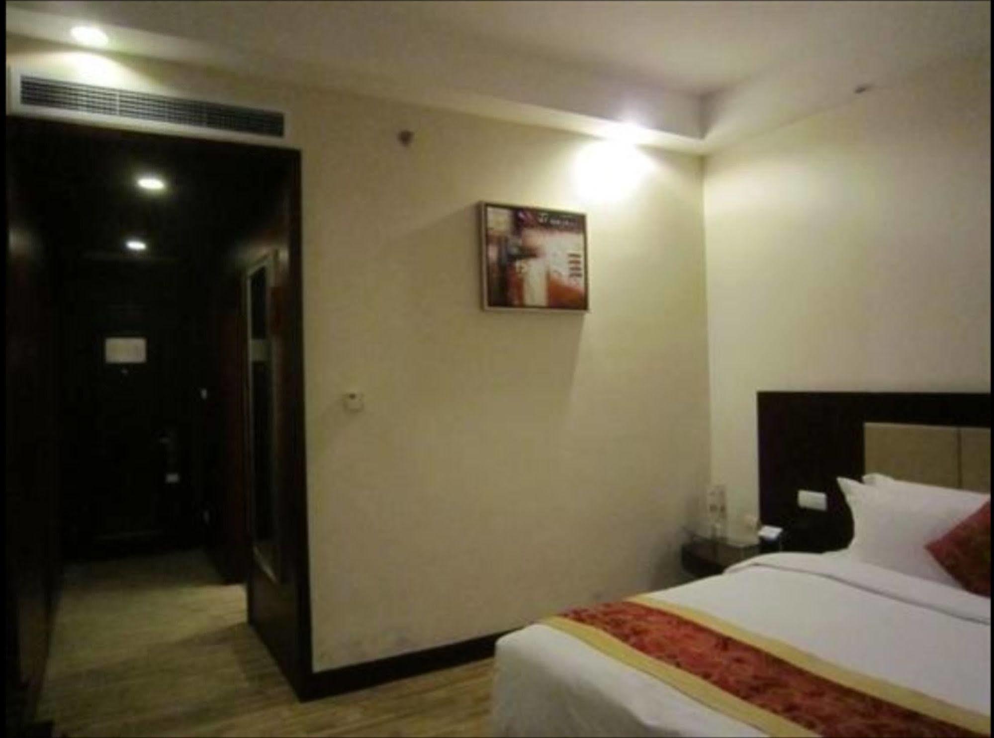 Grand Metropark Hotel Shandong Цзинань Экстерьер фото